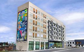 Cambria Hotel Burbank Airport